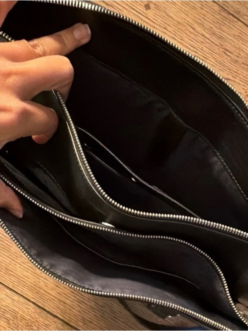 Tumi Black Leather Men's Briefcase with Shoulder Strap